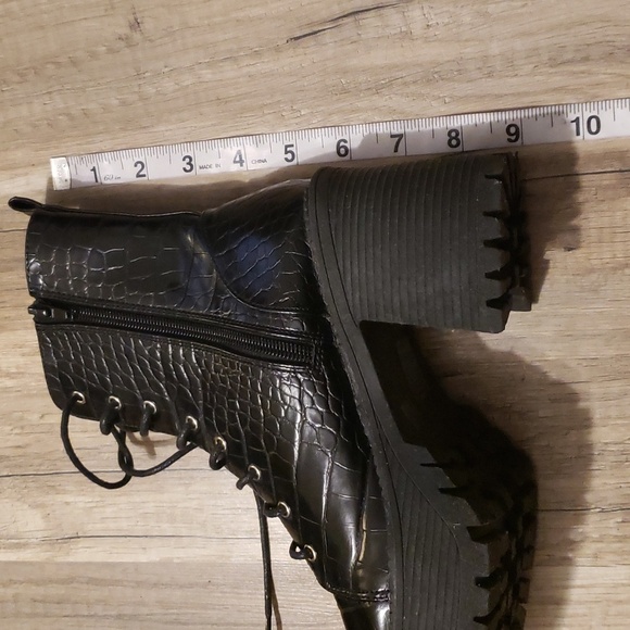 MISS LOLA MARTINEZ BLACK LEATHER EMBOSSED CHUNKY COMBAT BOOT SZ 6 - Picture 5 of 12